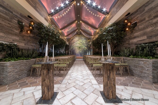 Traditional Las Vegas Wedding Package - What happens at the Married In Las Vegas Sign