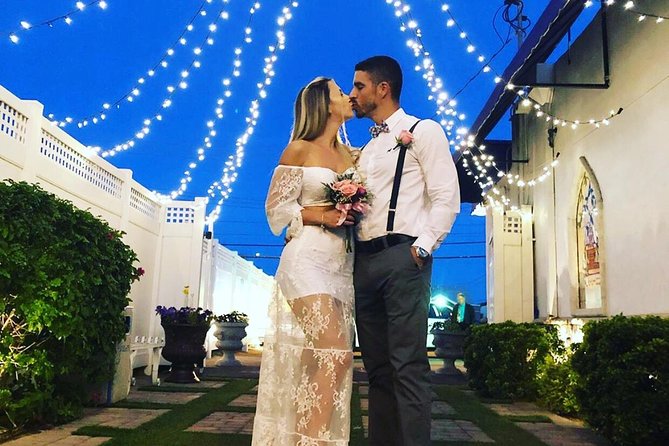 Traditional Wedding or Vow Renewal at Graceland Wedding Chapel - A traditional Las Vegas ceremony without the Elvis routine