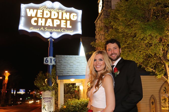 Traditional Wedding or Vow Renewal at Graceland Wedding Chapel - What the one-hour schedule feels like