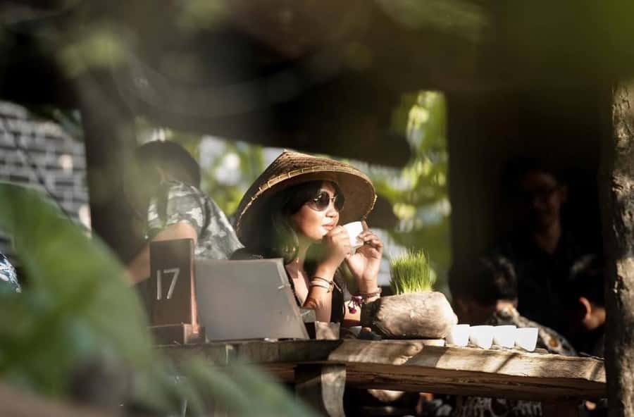 Ubud: Floating Breakfast, Jungle Swing & Spa Romantic Tour - A romantic Ubud morning with more than breakfast