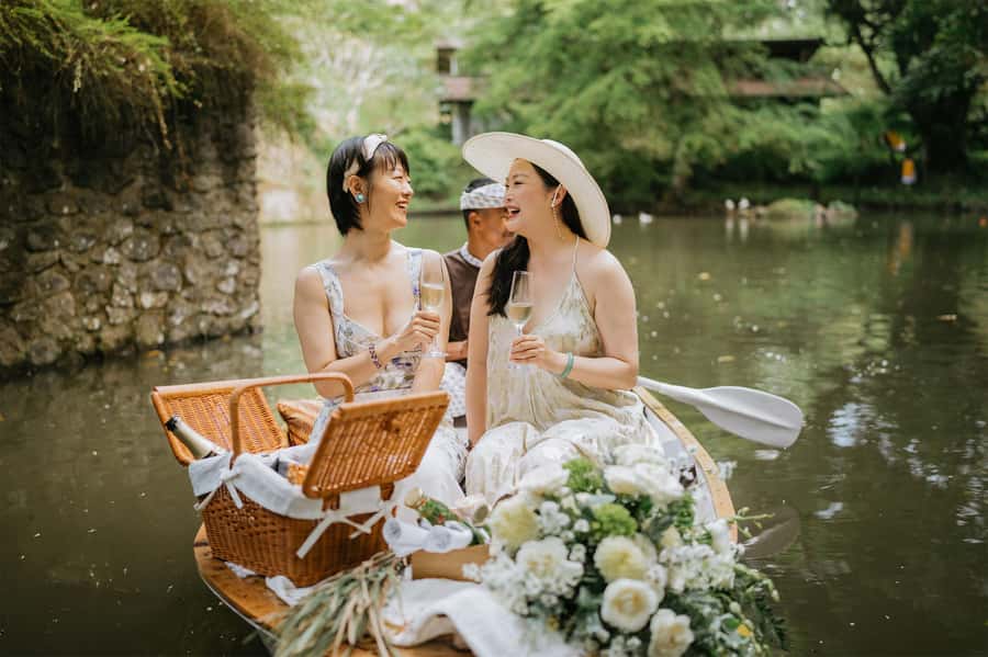 Ubud: Romantic Picnic on a Wooden Boat with Sparkling Wine - Booking advice and practical preparation