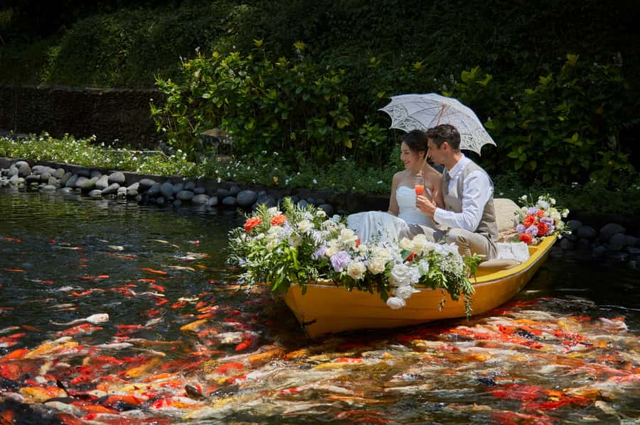 Ubud: The Original Koi Fish Yellow Boat Photo Moment - Afternoon tea on a yellow boat