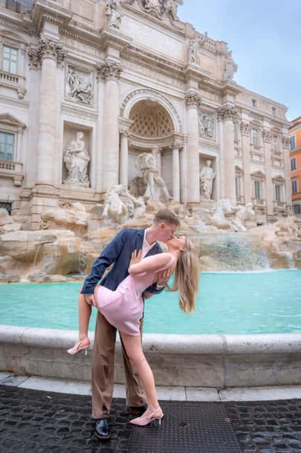 Unforgettable Wedding Photoshoot in Rome - How the photographer helps you look natural