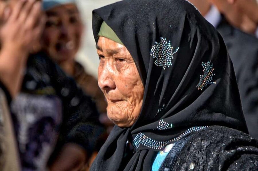 Uzbek wedding ceremony - Dancing, speeches, and joining the celebration