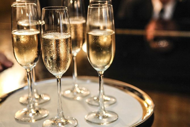 Valentine's Day Seine River Champagne Cruise - Is $20 good value for Paris?