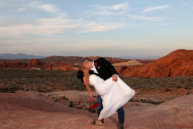 Valley of Fire Wedding Package - The one-hour ride from Las Vegas
