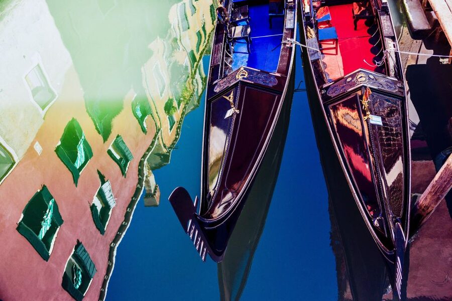 Venice: Romantic Gondola tour and Dinner for two - Key points to know before booking