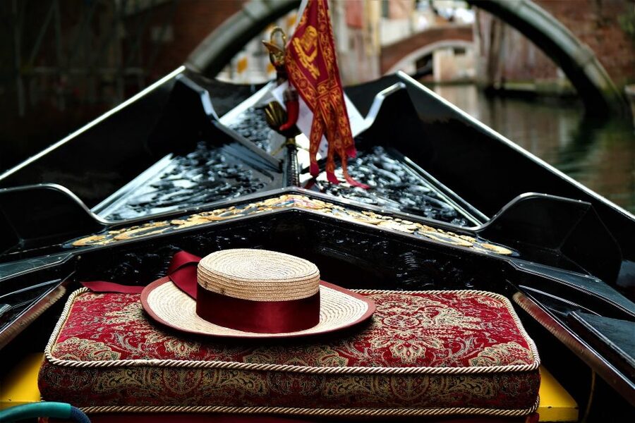 Venice: Romantic Palace Dinner and Private Gondola Ride - Why the private ride matters