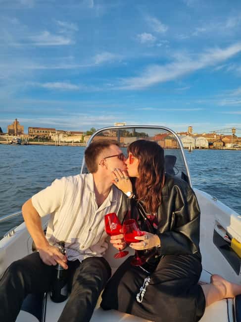 Venice: Romantic sunset cruise on the Venice lagoon - Giudecca and the sunset portion of the route
