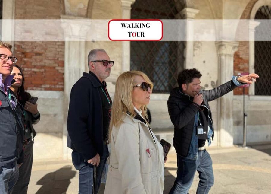 Venice: Winter Walking Tour & Romantic Gondola Ride Upgrade - Key points to know before booking