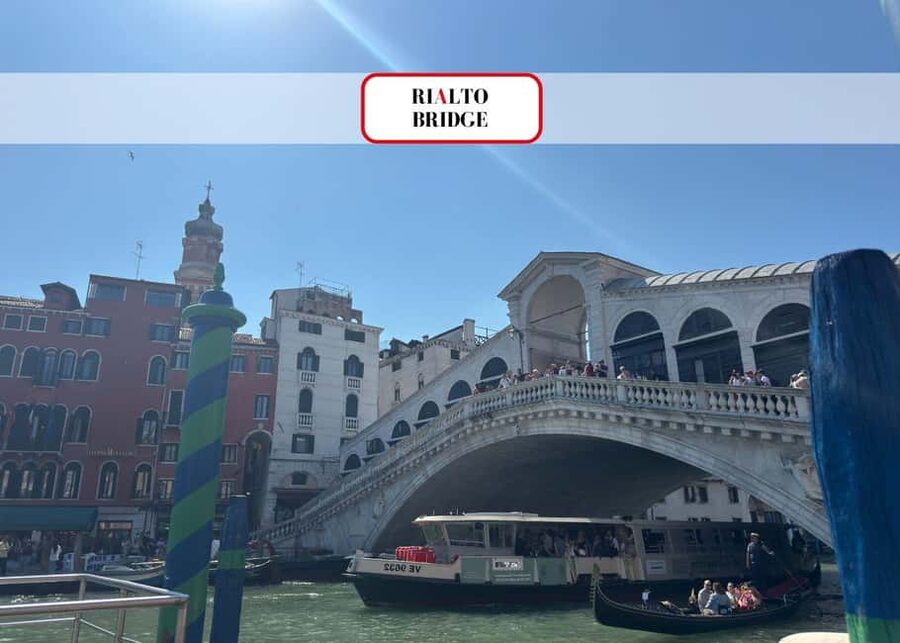 Venice: Winter Walking Tour & Romantic Gondola Ride Upgrade - The gap between the walk and the boat