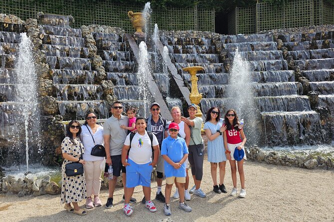 Versailles Golf Cart Guided Tour and Romantic Boat with Champagne - The 9:30 am start and first meeting