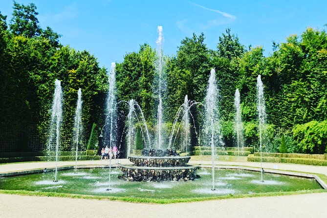Versailles Golf Cart Guided Tour and Romantic Boat with Champagne - How the value compares with a regular visit