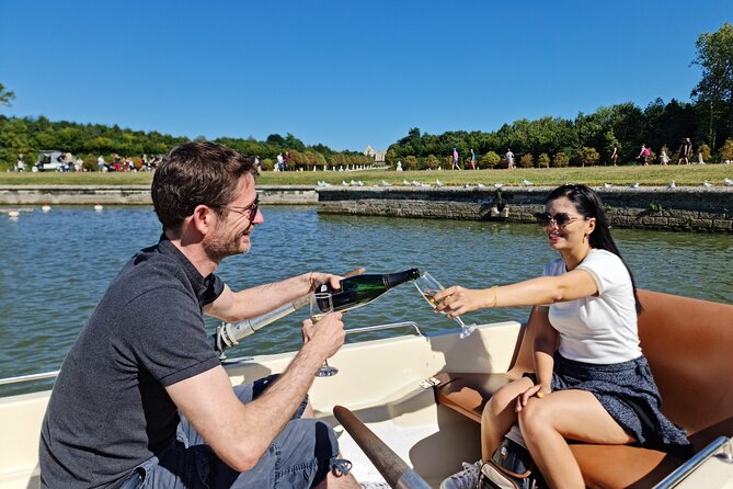 Versailles Golf Cart Guided Tour and Romantic Boat with Champagne - Riding through the Royal Gardens by golf cart
