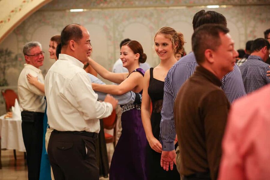 Vienna: Viennese Waltz Beginner Workshop for Couples - Why this short waltz class works in Vienna
