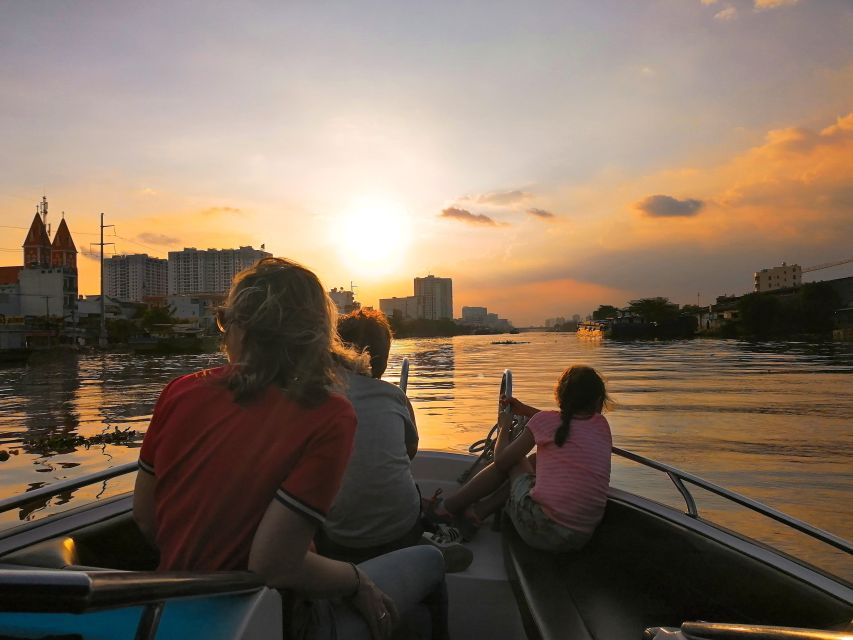 VIP Tour Enjoy Romantic Sunset by Speed Boat Free Cocktail - Quiet water and the fishermen’s way of life