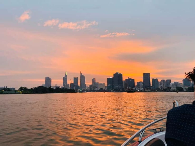 VIP Tour Enjoy Romantic Sunset by Speed Boat Free Cocktail - Comfort, safety, and who should skip it