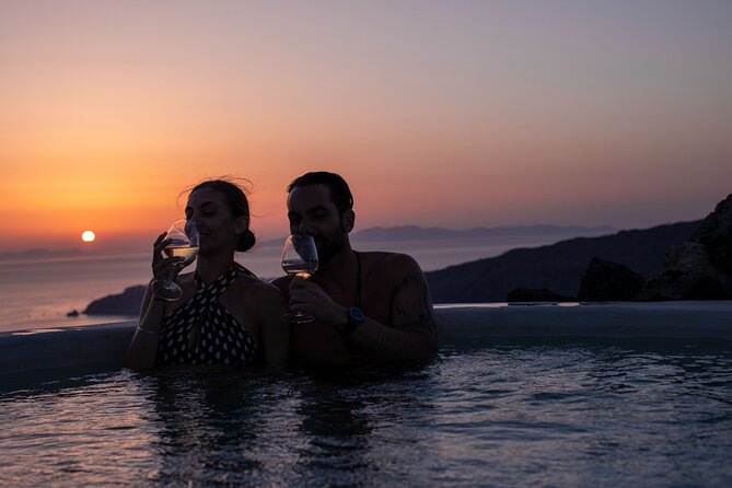 Volcanic Hot-Tub with Caldera View for Ultra-Romantic Couples - Best times and best occasions for booking
