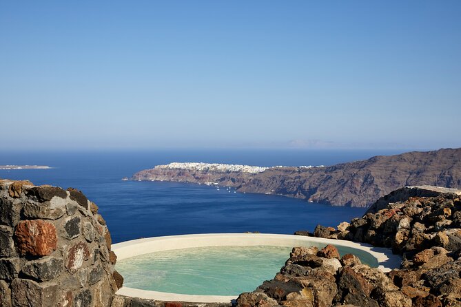 Volcanic Hot-Tub with Caldera View for Ultra-Romantic Couples - What happens during the 90-minute session