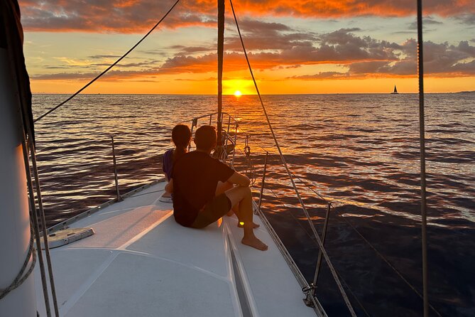 Waikiki private Day Tour and Sunset sail for couples - Why this private boat trip feels different