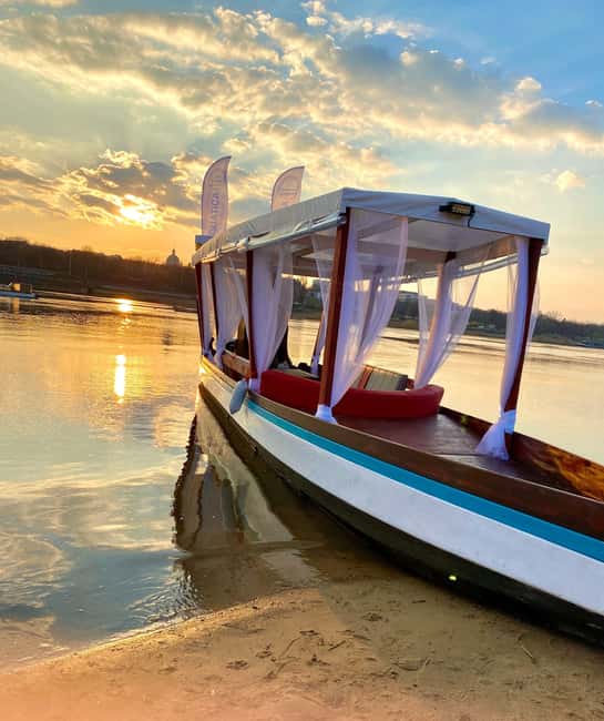 Warsaw: Romantic Cruise with Prosecco–Birthdays & Proposals - Why Warsaw is especially good from the Vistula
