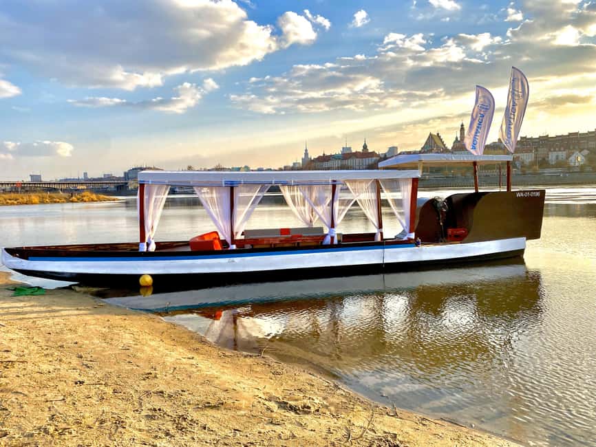 Warsaw: Romantic Cruise with Prosecco–Birthdays & Proposals - Stop 3: Port Czerniakowski and the calmer side of Warsaw