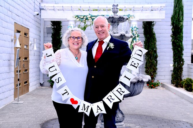 Wedding Renewal Experience in Las Vegas at Elvis Chapel - Timing, transportation, and booking details