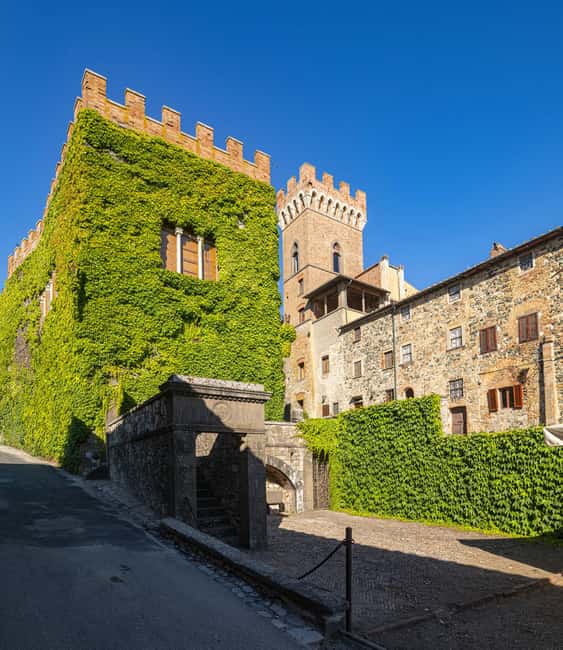 Wine tasting in a romantic castle with archaeologist guide - The Views, Photographs, and Quiet Finish