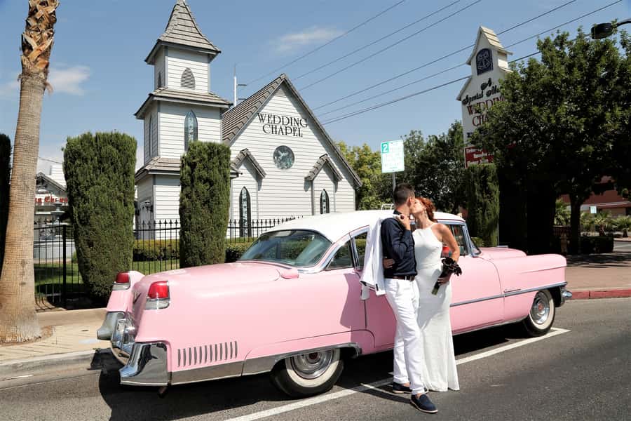 World-Famous Drive-Up Wedding in Las Vegas - The appeal of a Las Vegas drive-up wedding