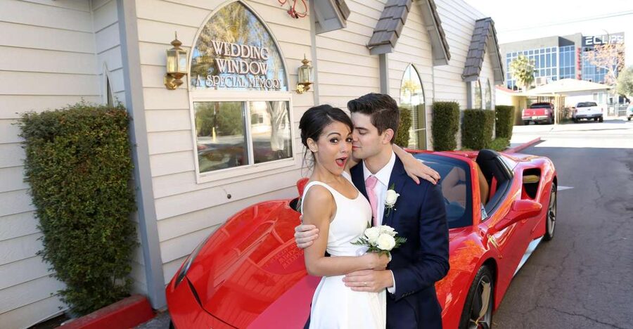 World-Famous Drive-Up Wedding in Las Vegas - Who will enjoy this Las Vegas wedding