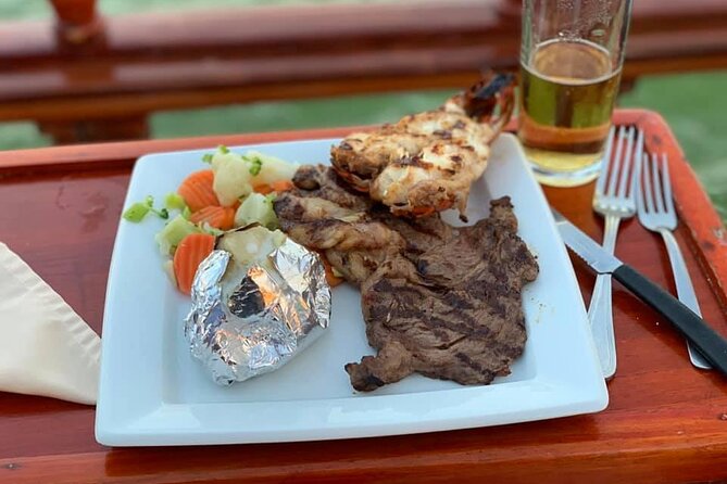 Your Romantic Dinner in Cancun, includes national open bar and live music - What happens at Marina Aquatours
