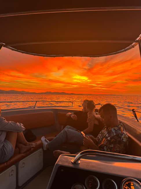 Zadar: Romantic Luxury Sunset Boat Tour with Aperol Spritz - Starting at Foša, Zadar’s old harbor