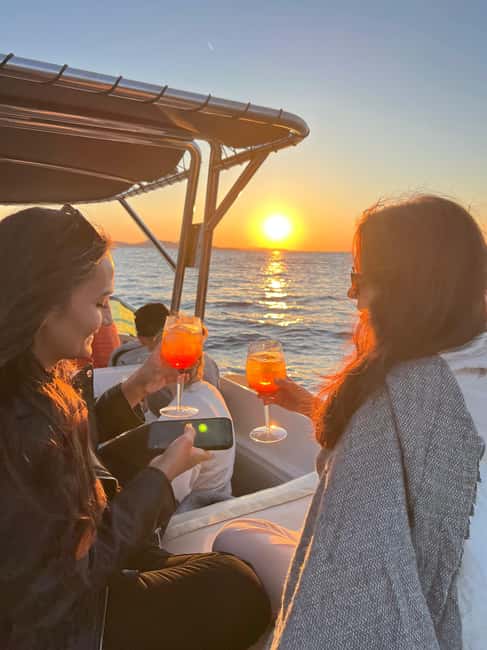 Zadar: Romantic Luxury Sunset Boat Tour with Aperol Spritz - Waiting for sunset in the Zadar Canal
